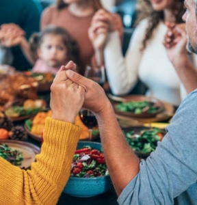 Leading Thanksgiving Devotions with Your Family